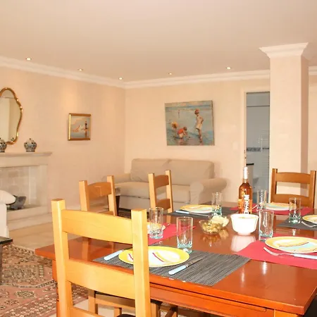 - L'omphale Apartment